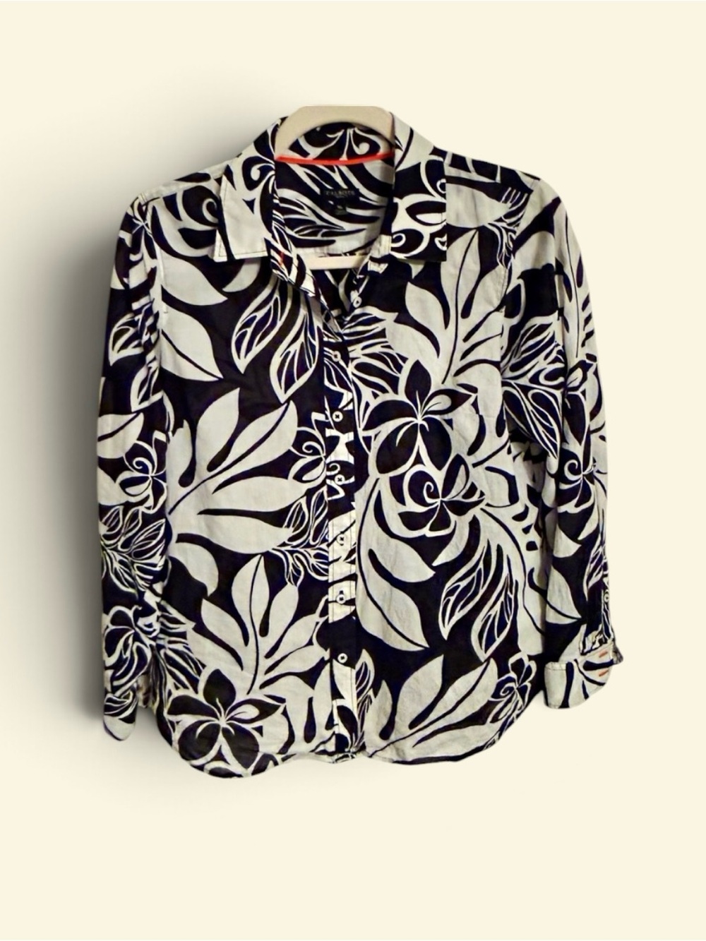 Talbots Black and White Floral Button-Down Shirt Size Petite Medium